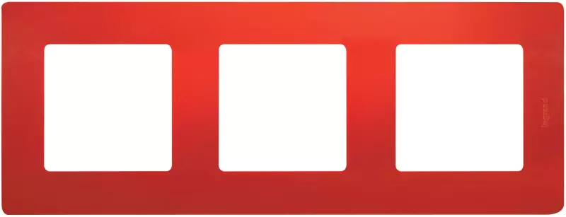 Рамка Legrand Etika трёхпостовая — цвет Красная Рамка Legrand Etika трёхпостовая — цвет Красная