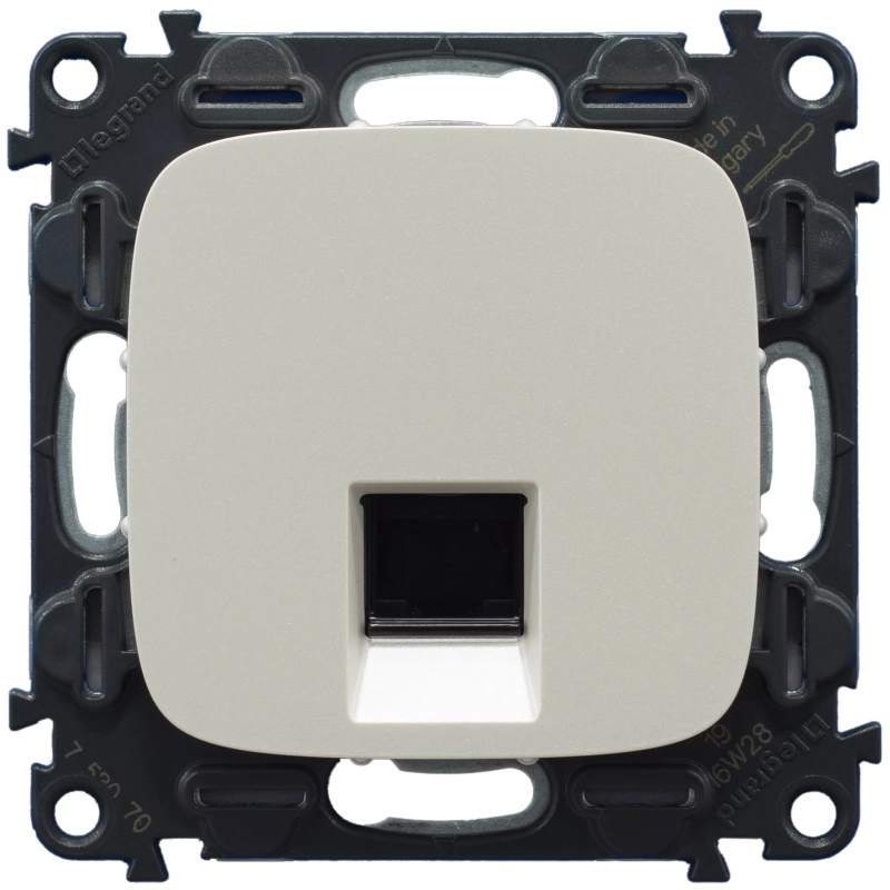 Розетка RJ45 Кат.6 UTP Valena Allure (жемчуг) Розетка RJ45 Кат.6 UTP Valena Allure (жемчуг)