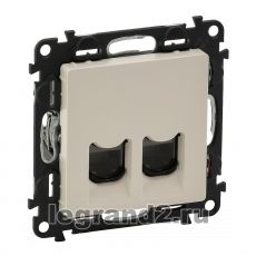 Информационная розетка двойная RJ45 Кат 5е UTP Valena Life (слоновая кость) Информационная розетка двойная RJ45 Кат 5е UTP Valena Life (слоновая кость)